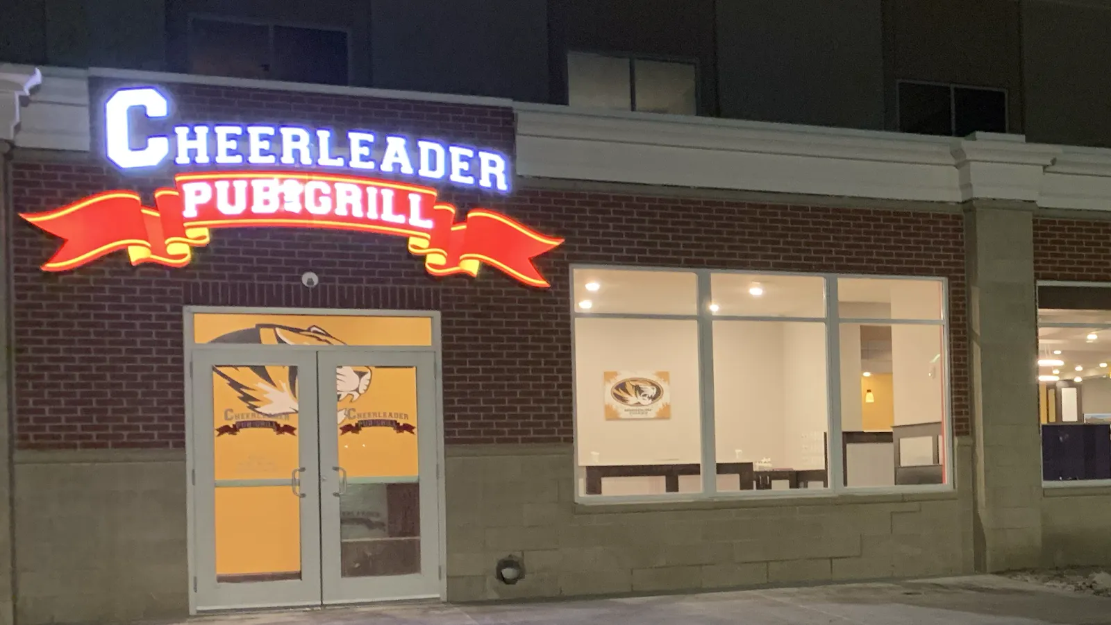 Cheerleader Pub & Grill - Image 3