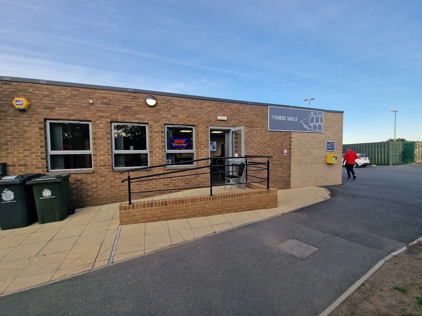 The Three Sails Sports Bar - Image 2