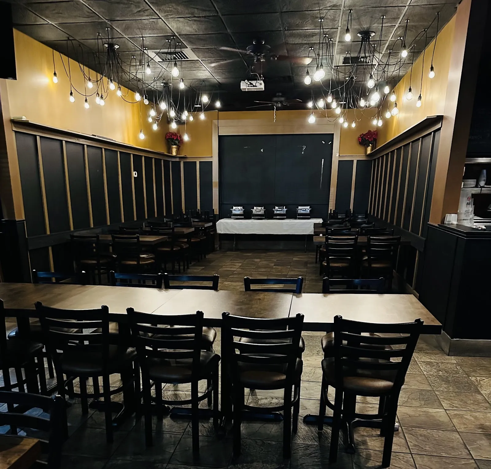 Pap's Ultimate Bar & Grill - Image 3