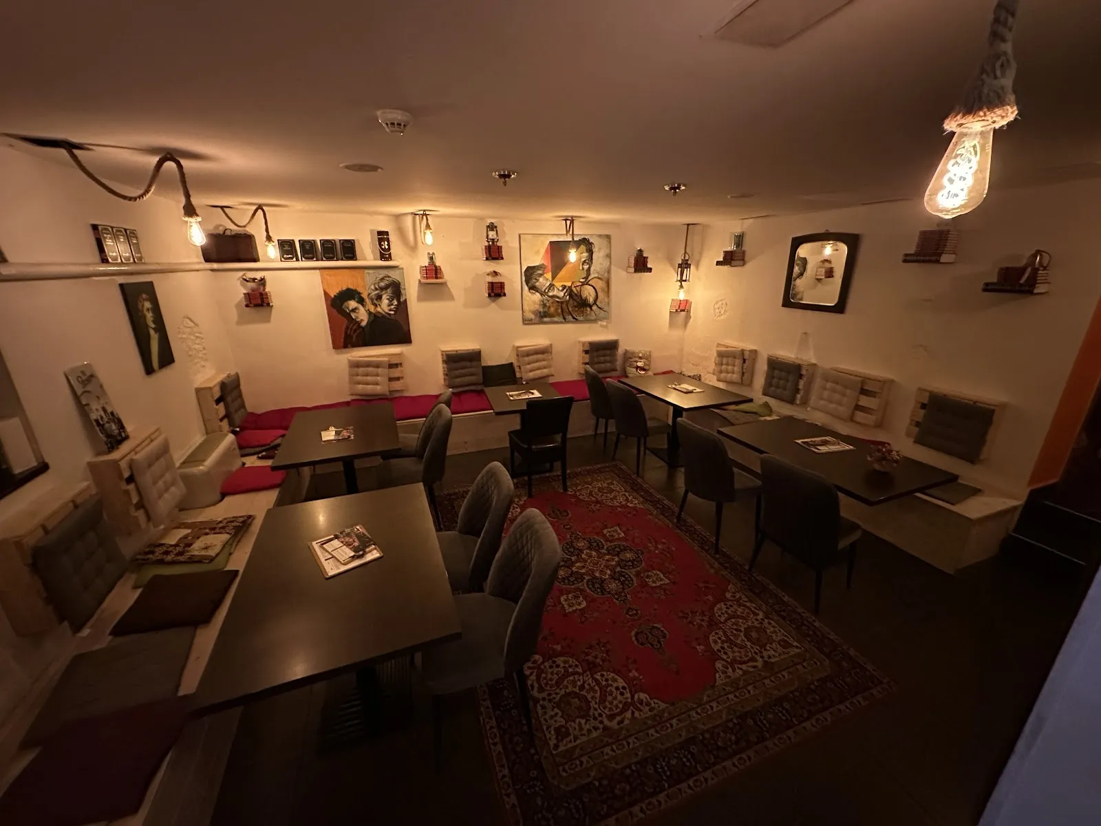 Passport Pub - Image 4