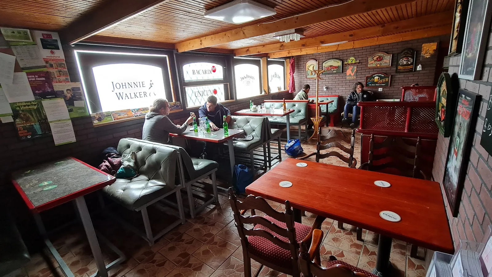 John's Pub (Tücsök Sport Büfé) - Image 4