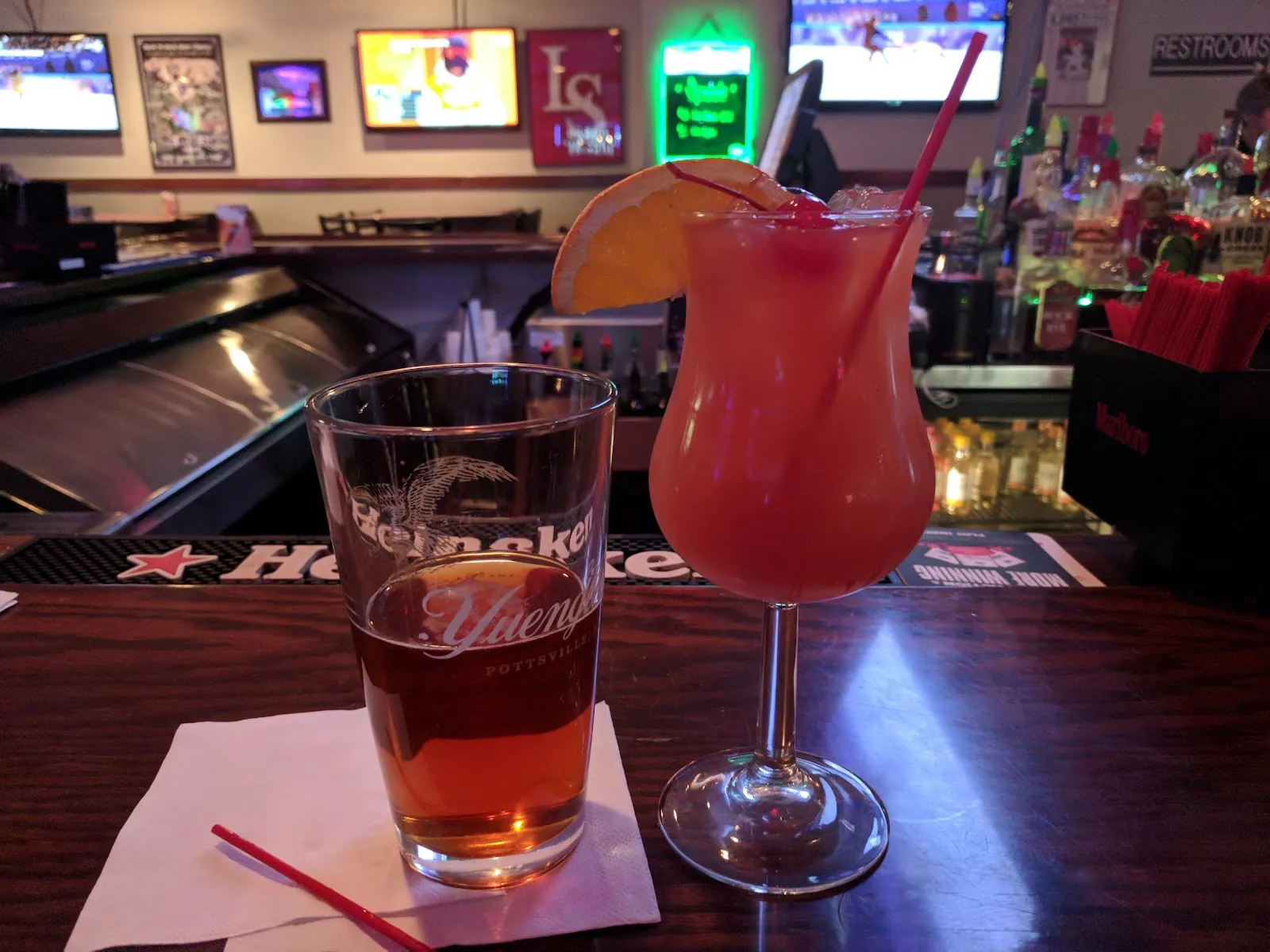 Poppy's Sports Bar & Grill - Image 3
