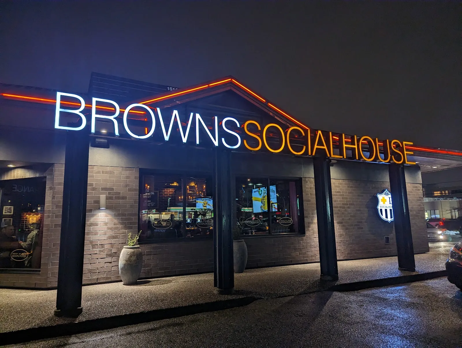 Browns Socialhouse Guildford - Image 2
