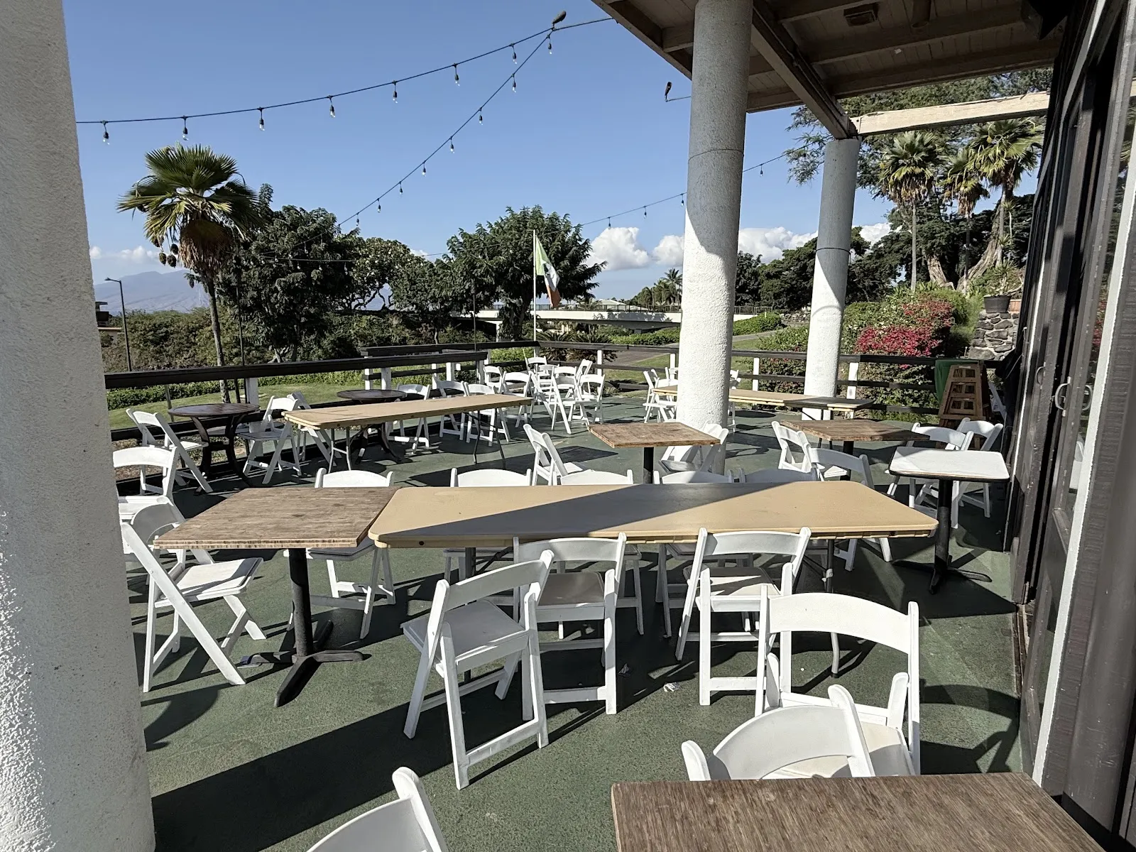 Mulligan's on the Blue - Image 3