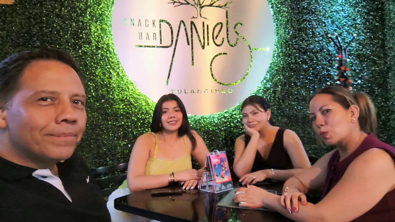 Daniel's Snack & Bar - Image 3
