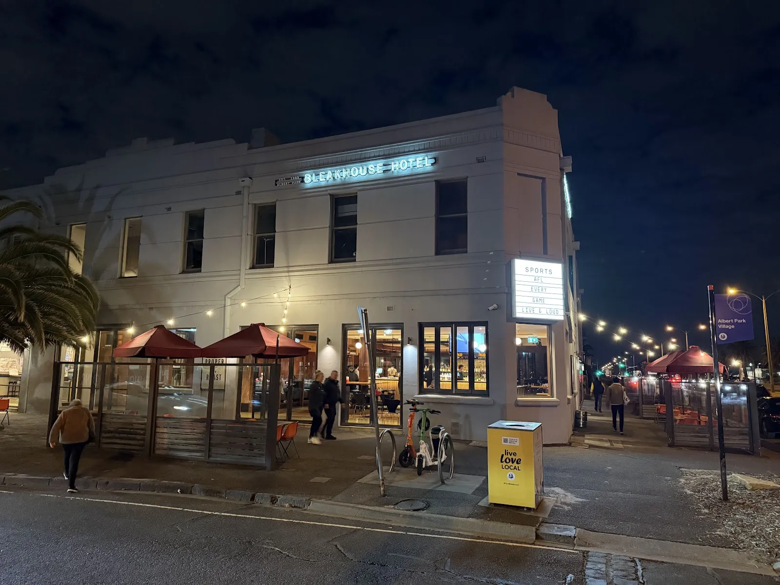 Bleakhouse Hotel Albert Park - Image 2