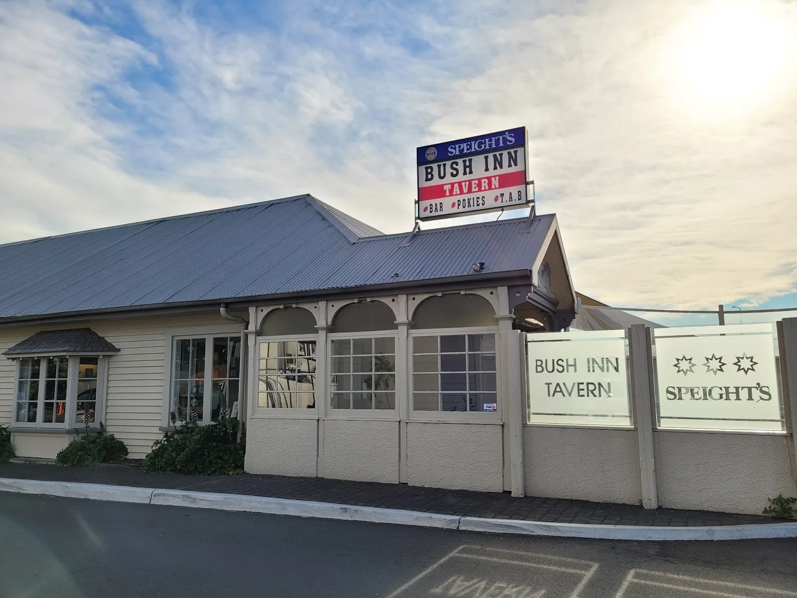 Bush Inn Tavern - Image 3