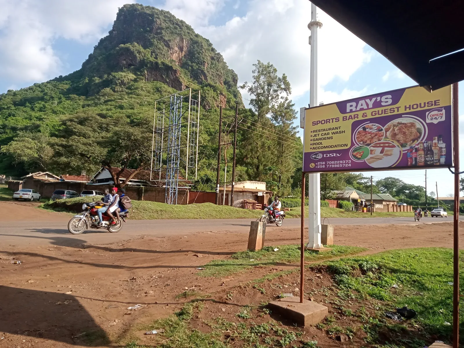 Ray's Sports Bar & Guest House, Tororo - Image 2