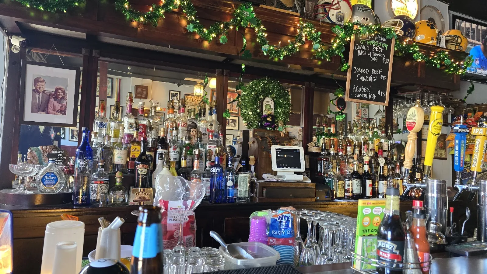 Ludwig's Bar - Image 2