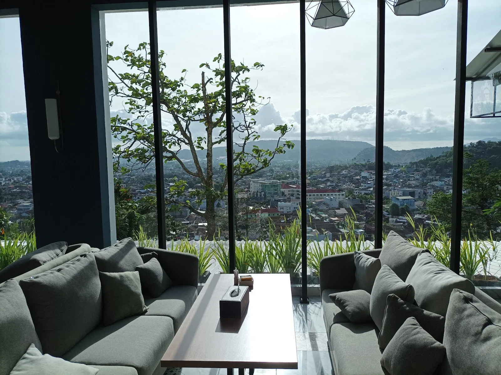 Randu Cafe Restaurant and sports bar - Image 4