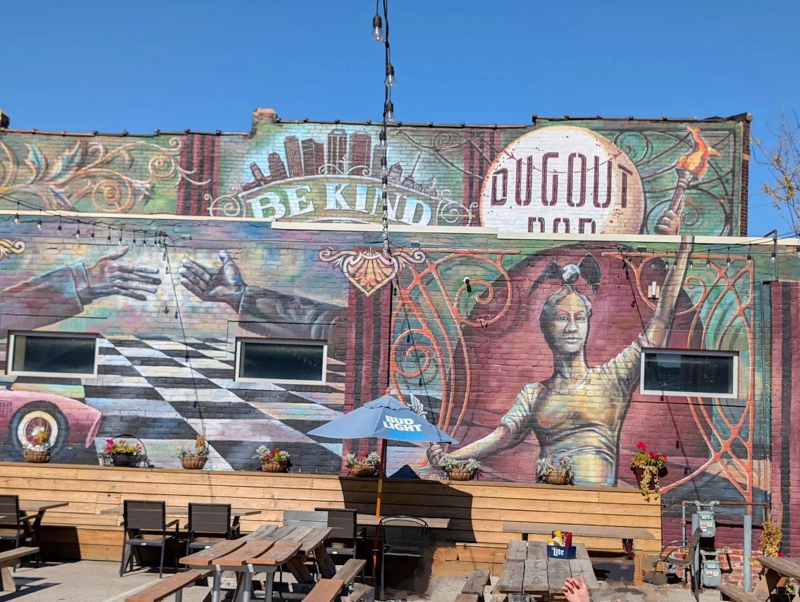 Dugout Bar - Image 2