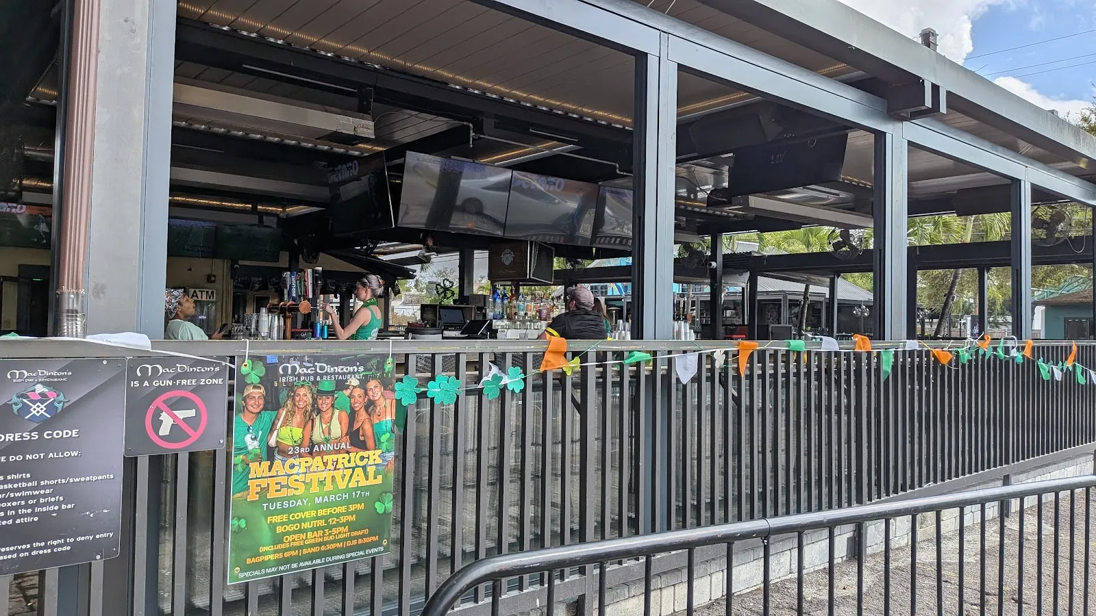 MacDinton's Irish Pub - Image 4