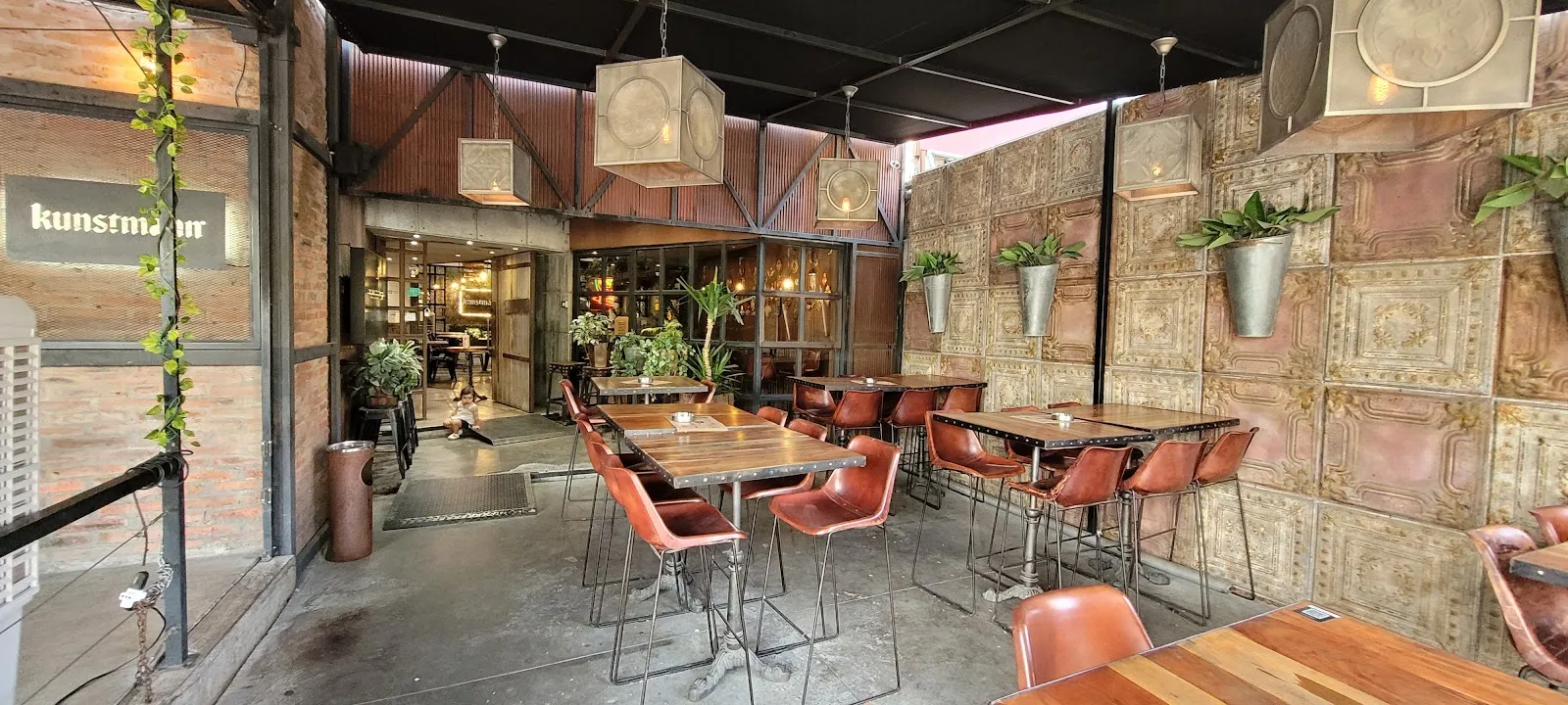 La Maestranza Sandwich & Burger Bar - Image 4