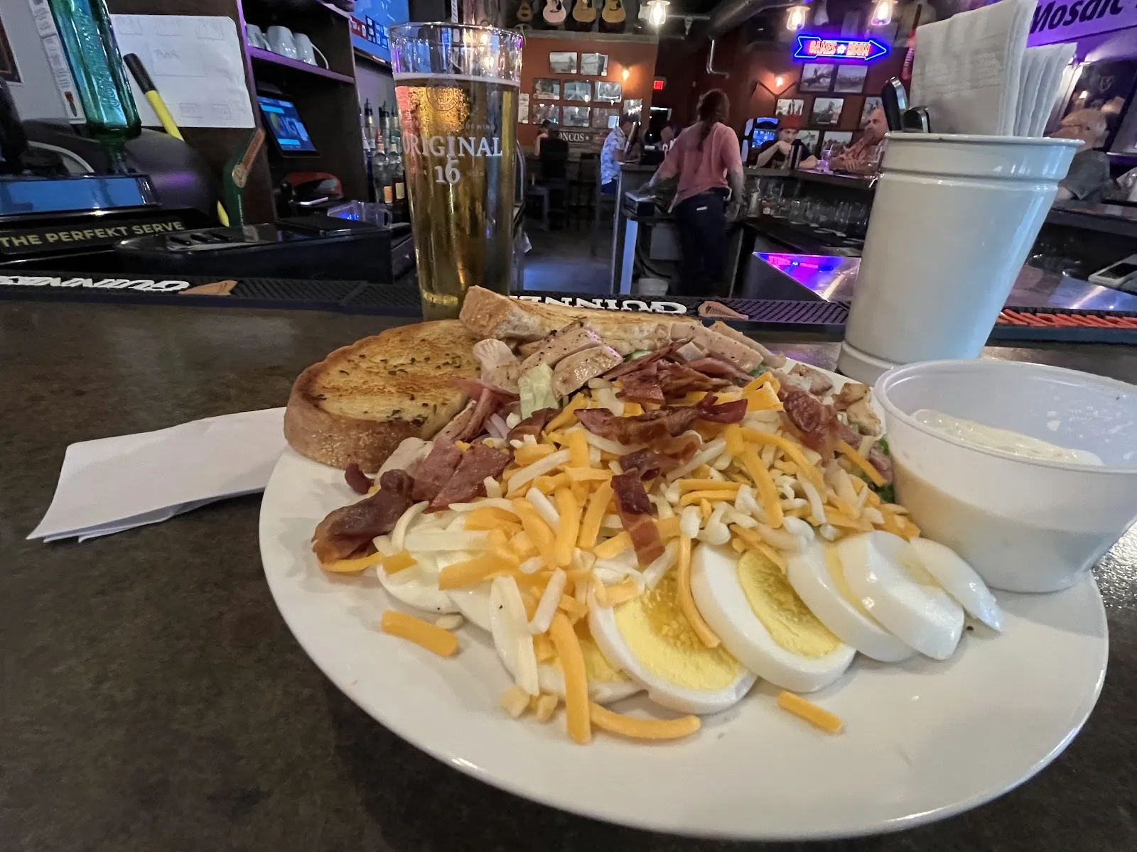 Broncos Pub and Grill - Image 4