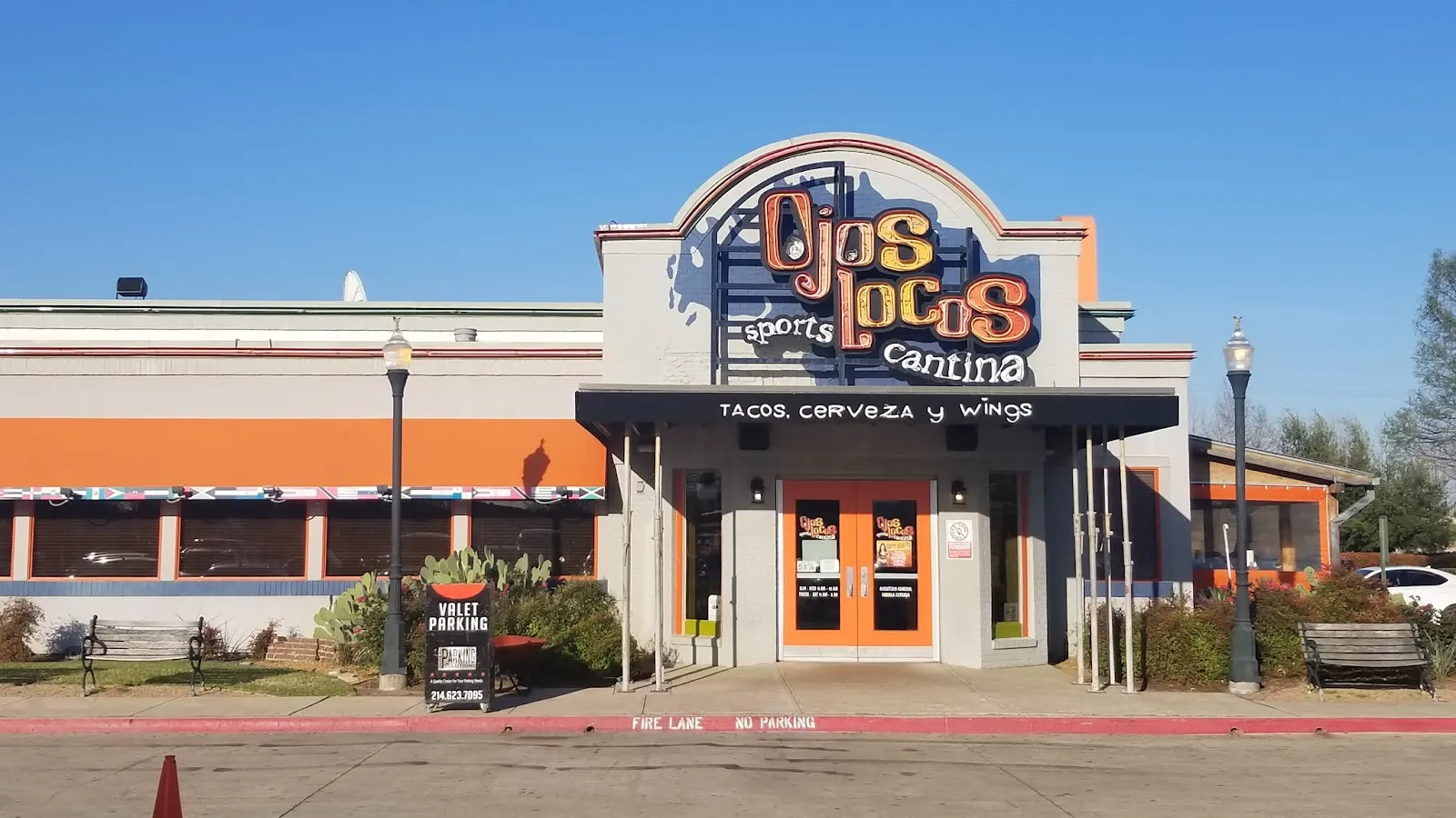 Ojos Locos Sports Cantina - Dallas - Image 4