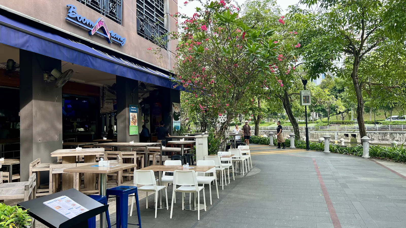 Boomarang Bistro & Bar - Image 2