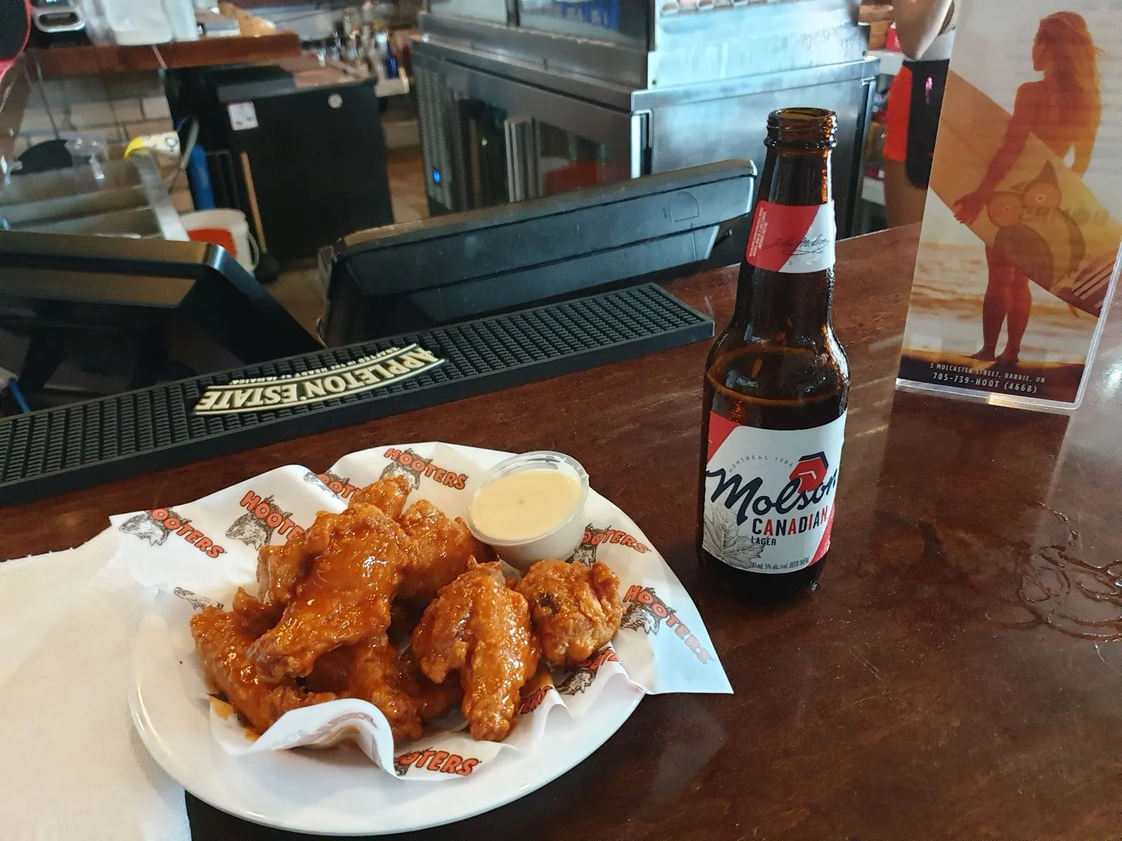 Hooters Barrie - Image 2