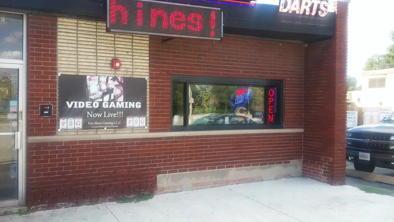 Coaches Sports Bar & Grill - Image 4