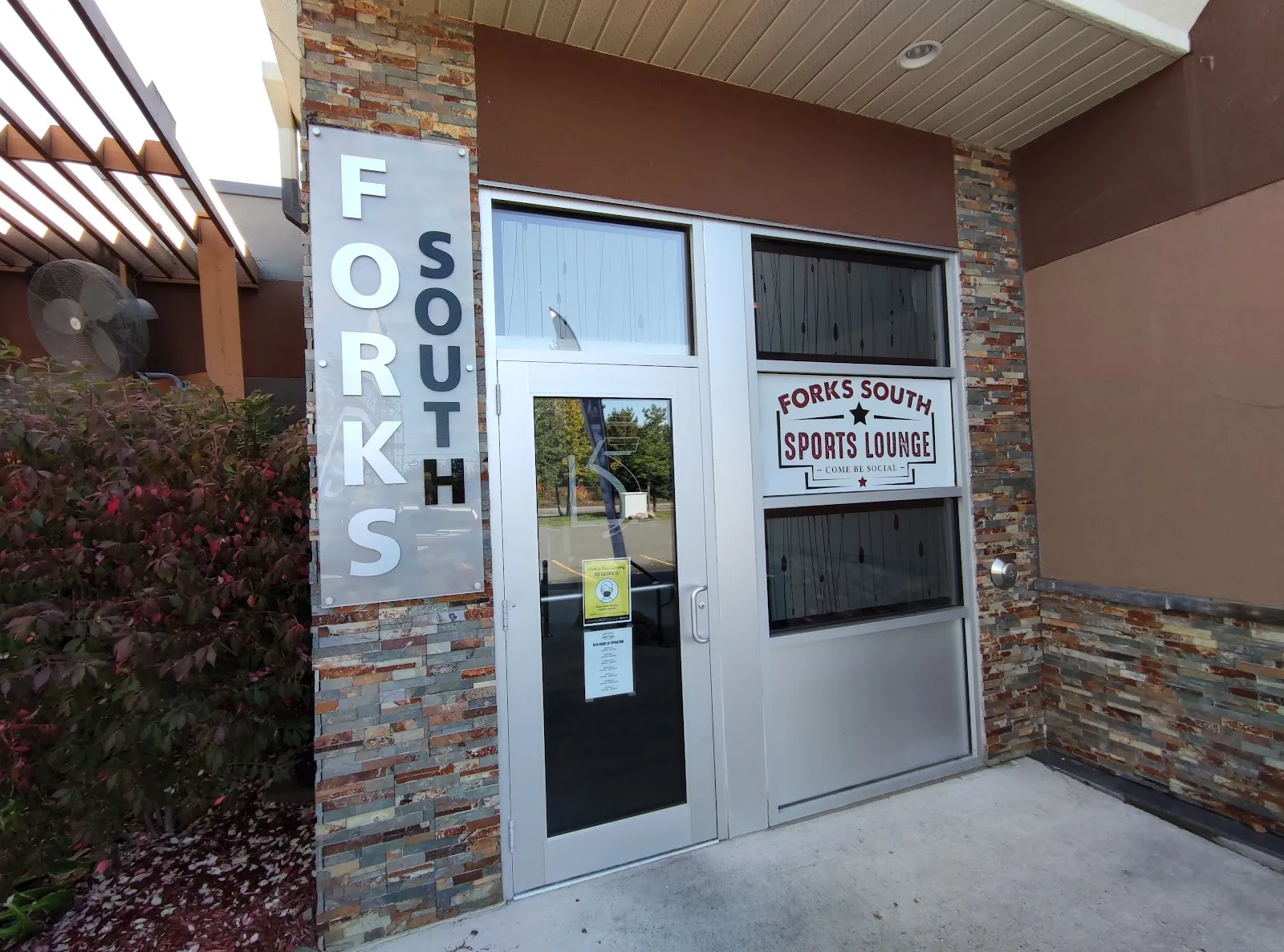 Forks South Sports Lounge - Image 2