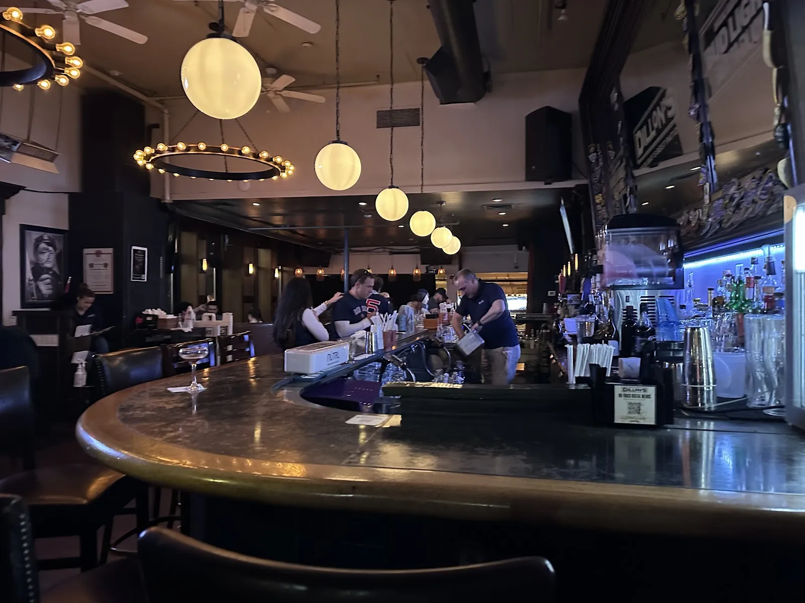 Dillon's - Image 4