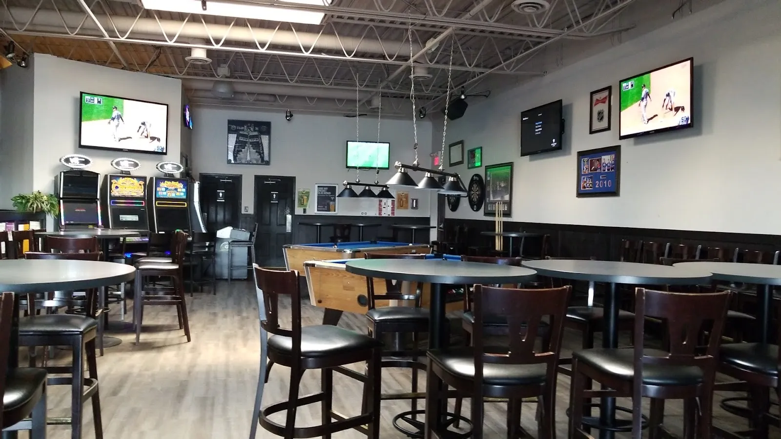 Legends Sports Bar & Tap House - Image 4