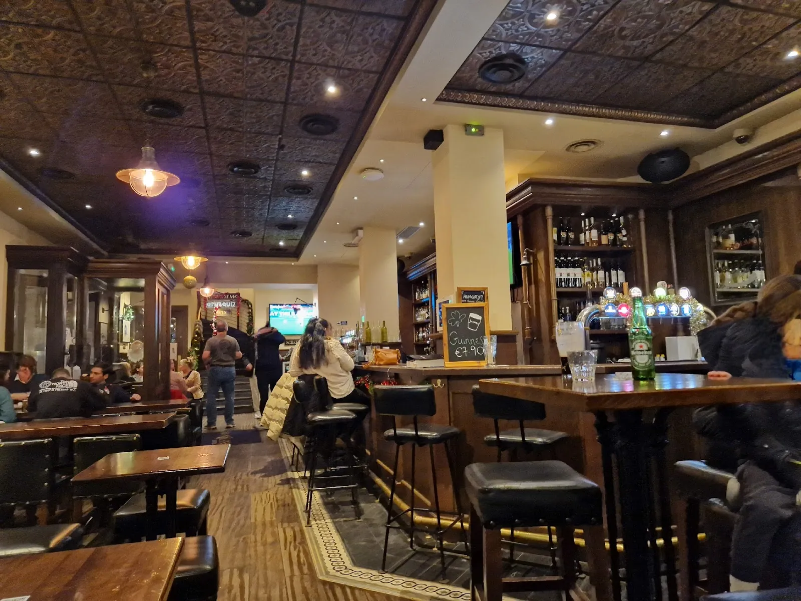 Ma Nolan's Irish Pub, Cannes - Image 3