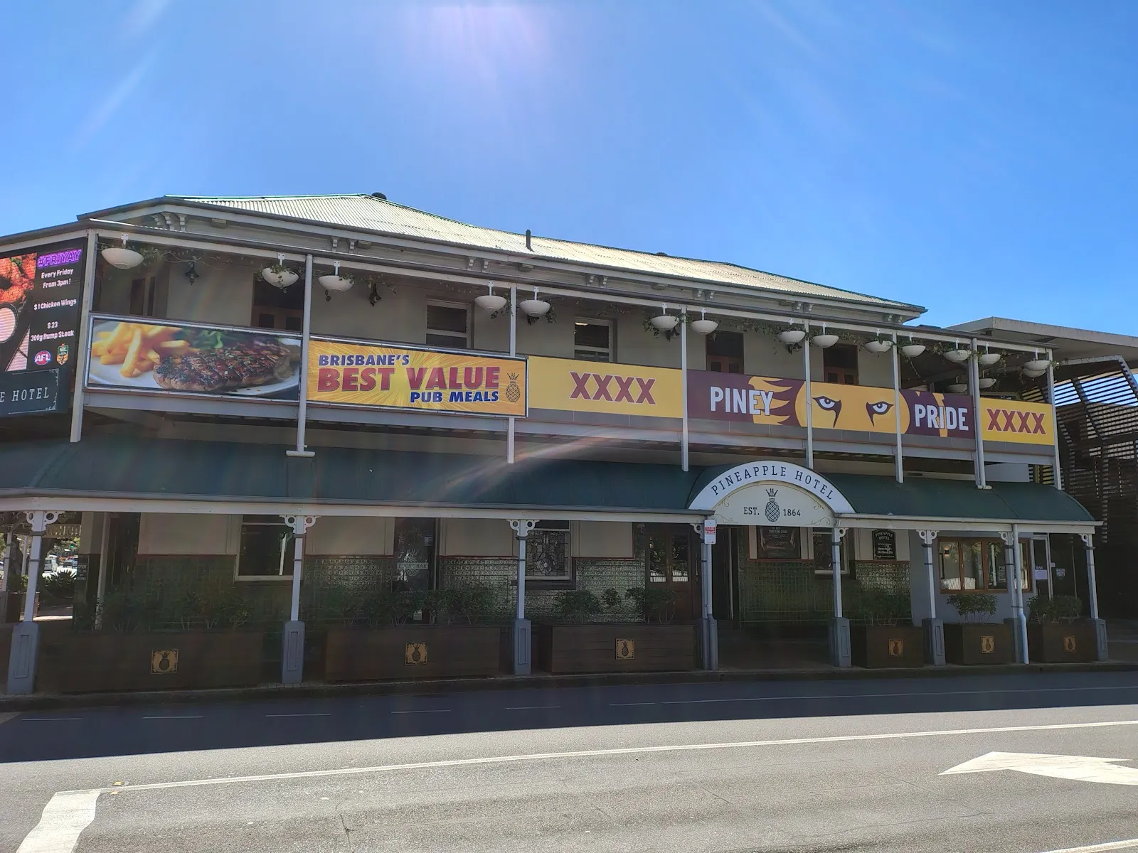 Pineapple Hotel