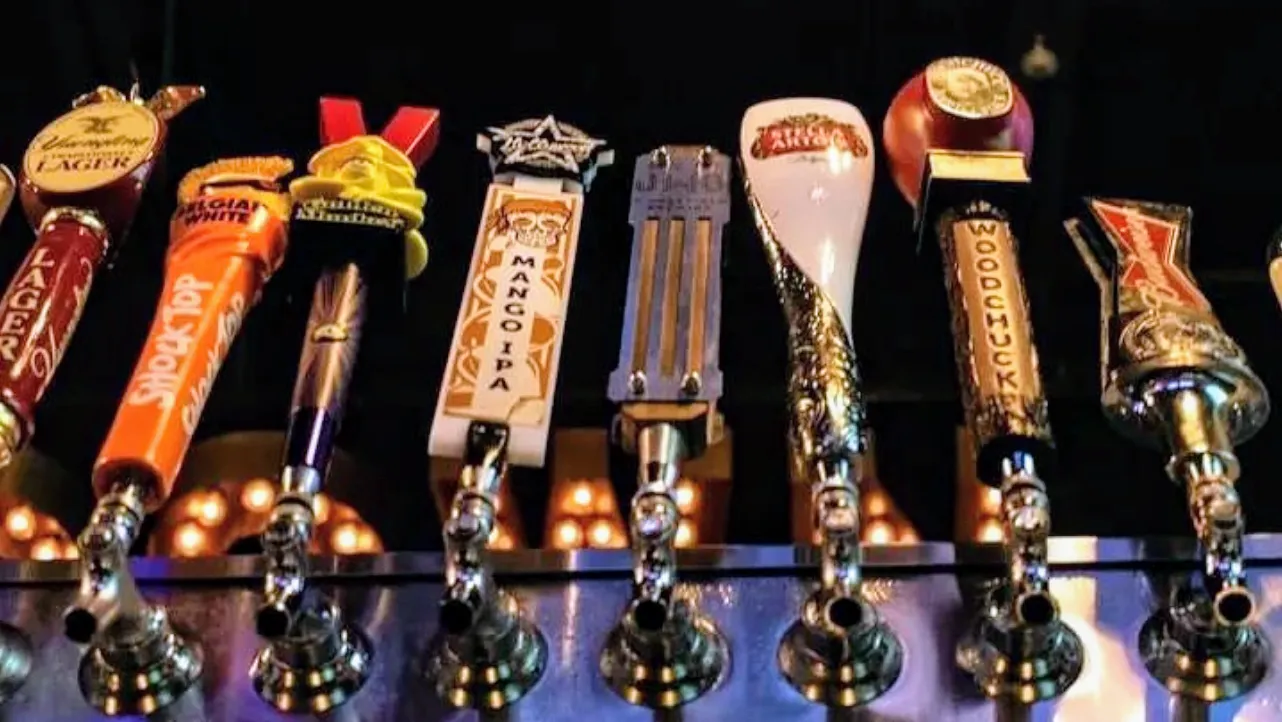 Old Tom's Sports Bar - Image 2