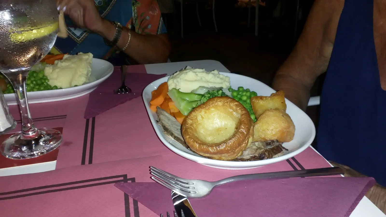 CHEERS FOOD & SPORTS BAR - Image 2