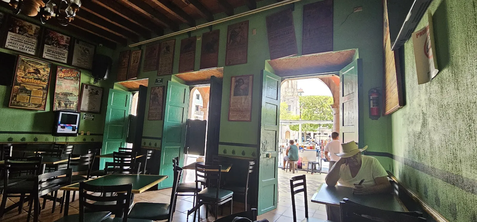 Wingas Pub Jalos - Image 3