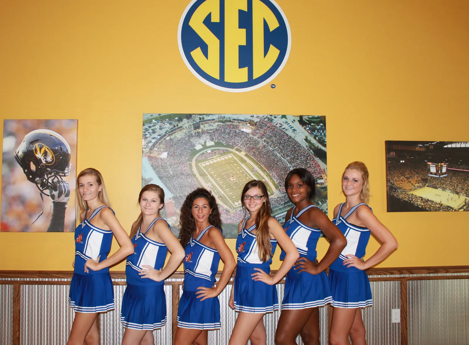 Cheerleader Pub & Grill - Image 4