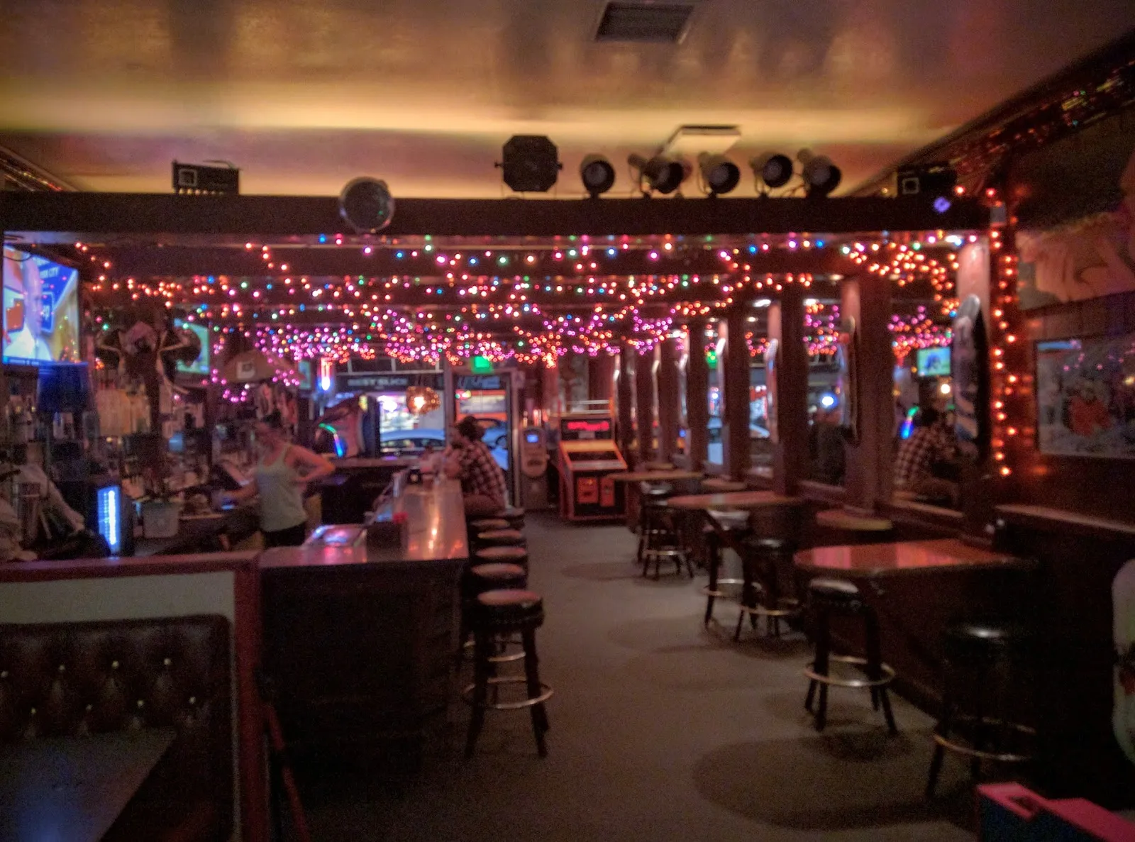 Thrusters Lounge - Image 3