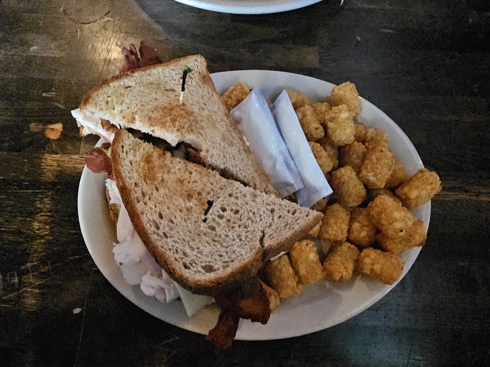 Spectators Bar and Grill - Image 4