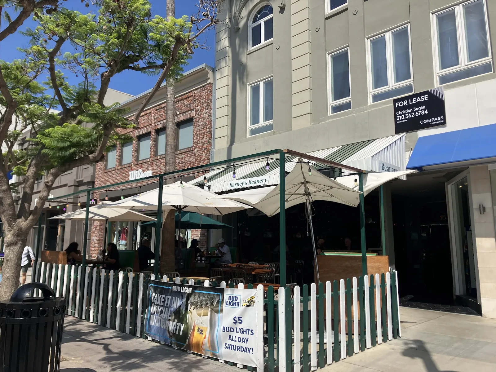 Barney’s Beanery – Santa Monica - Image 4