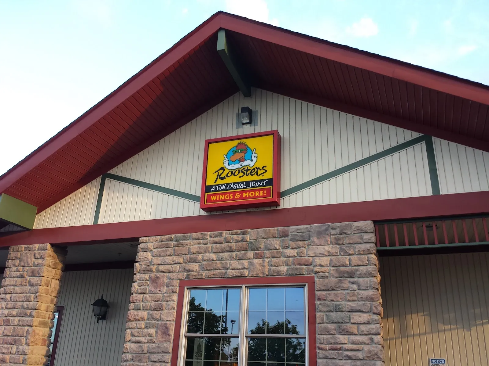Roosters Wings logo