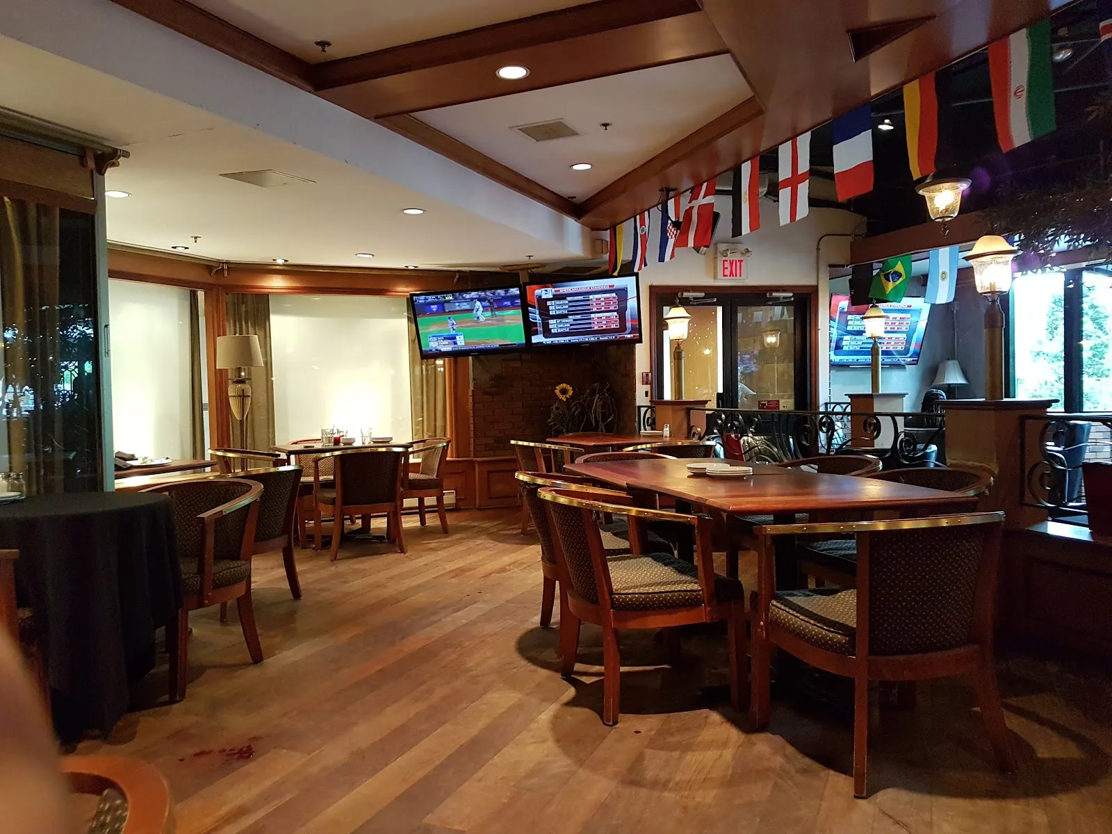 Niche Lounge - Image 4