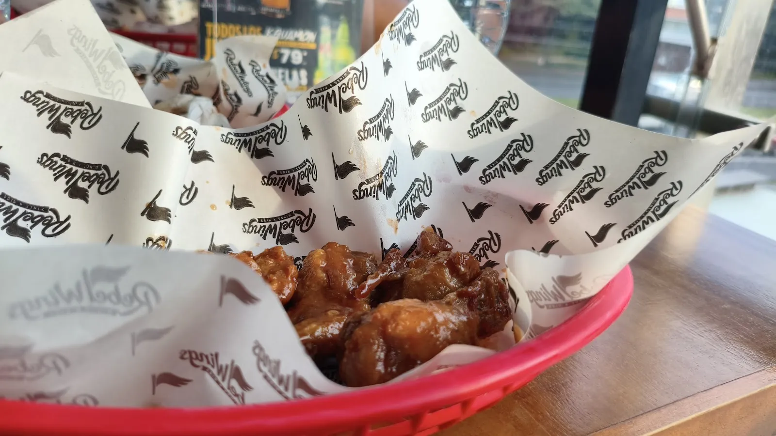 Rebel Wings Metepec - Image 2