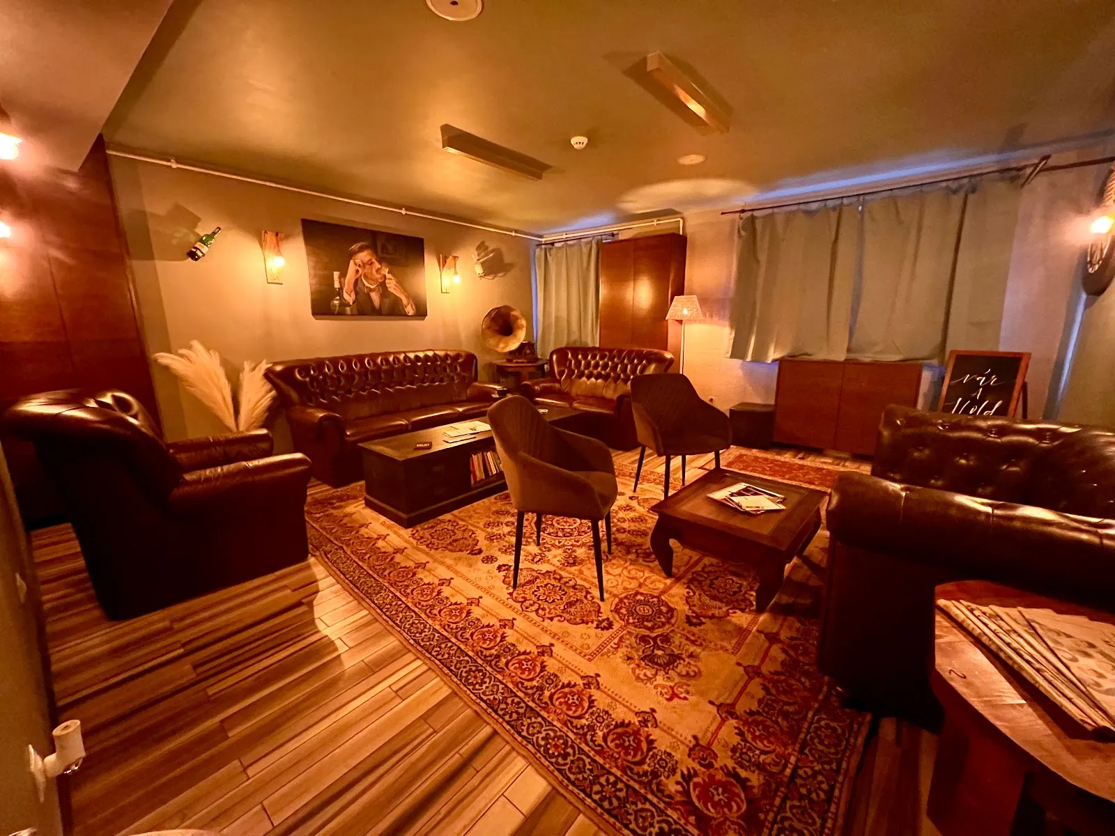 Passport Pub - Image 2