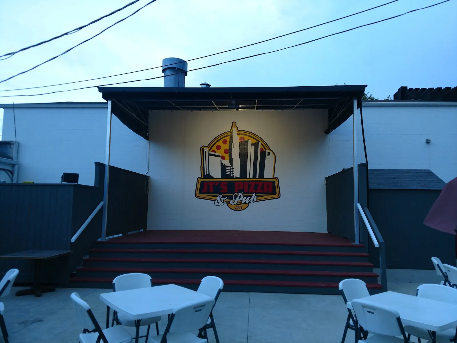 JT's Pizza, Pub, & Patio logo