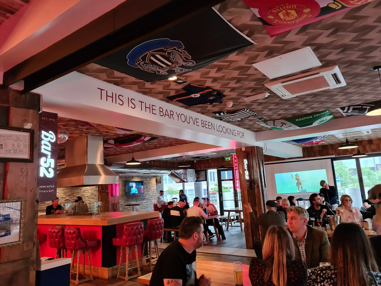 Bar 52 Sports Bar - Image 4