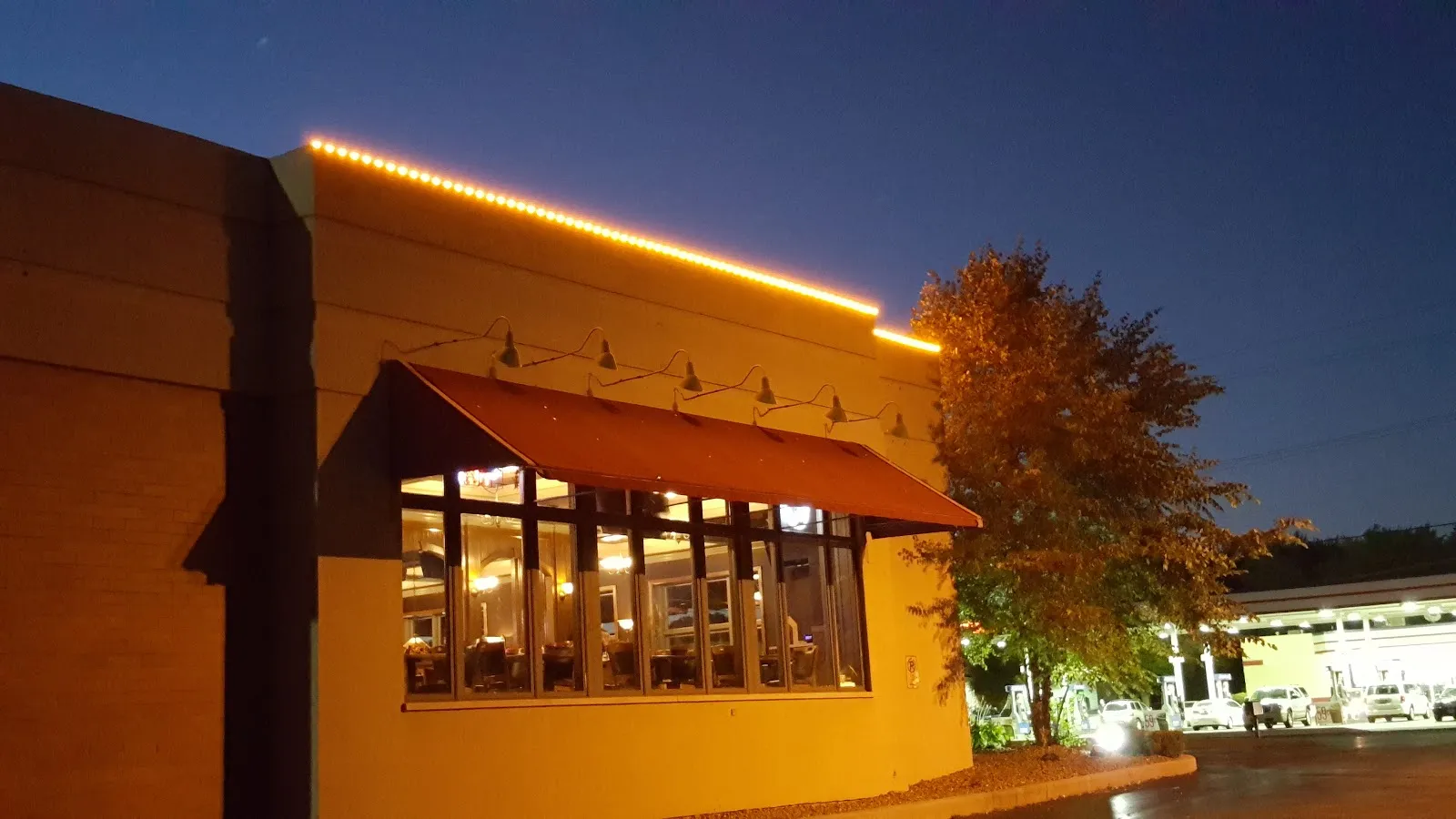 Gullivers Pizza & Pub - Image 2