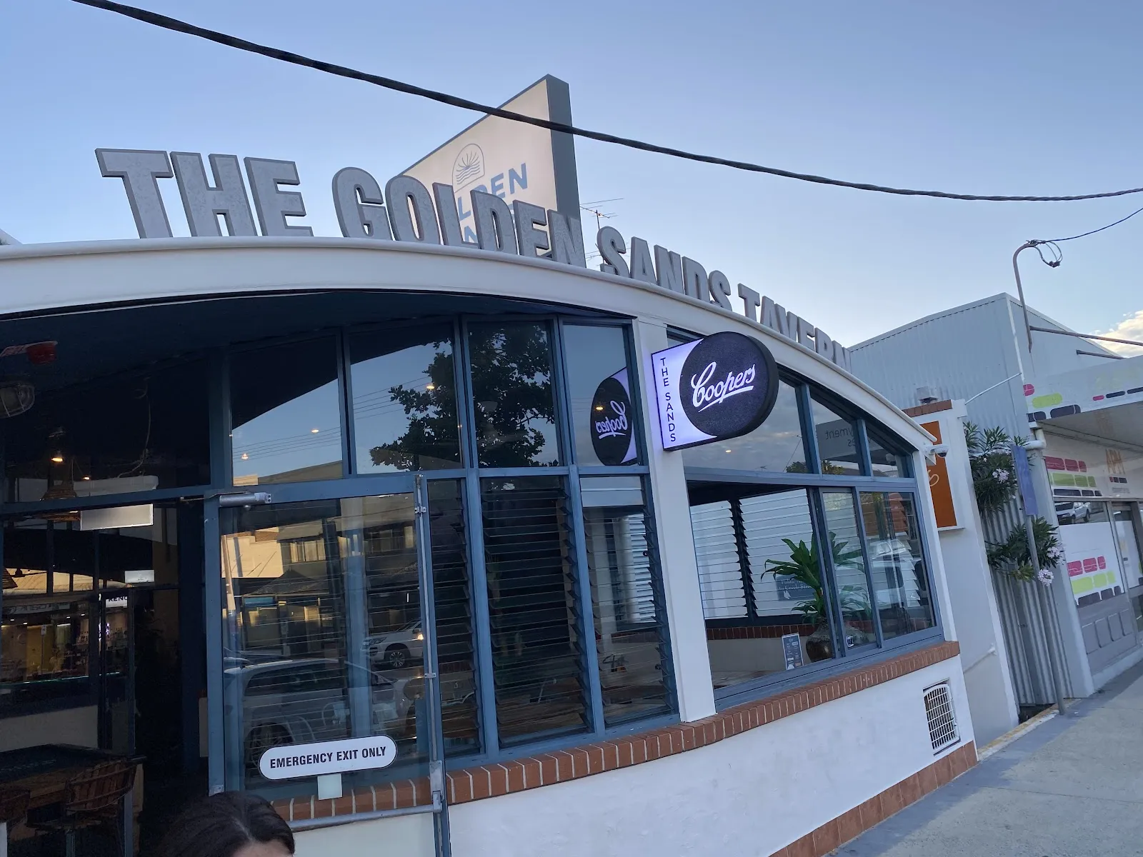 Golden Sands Tavern - Image 2