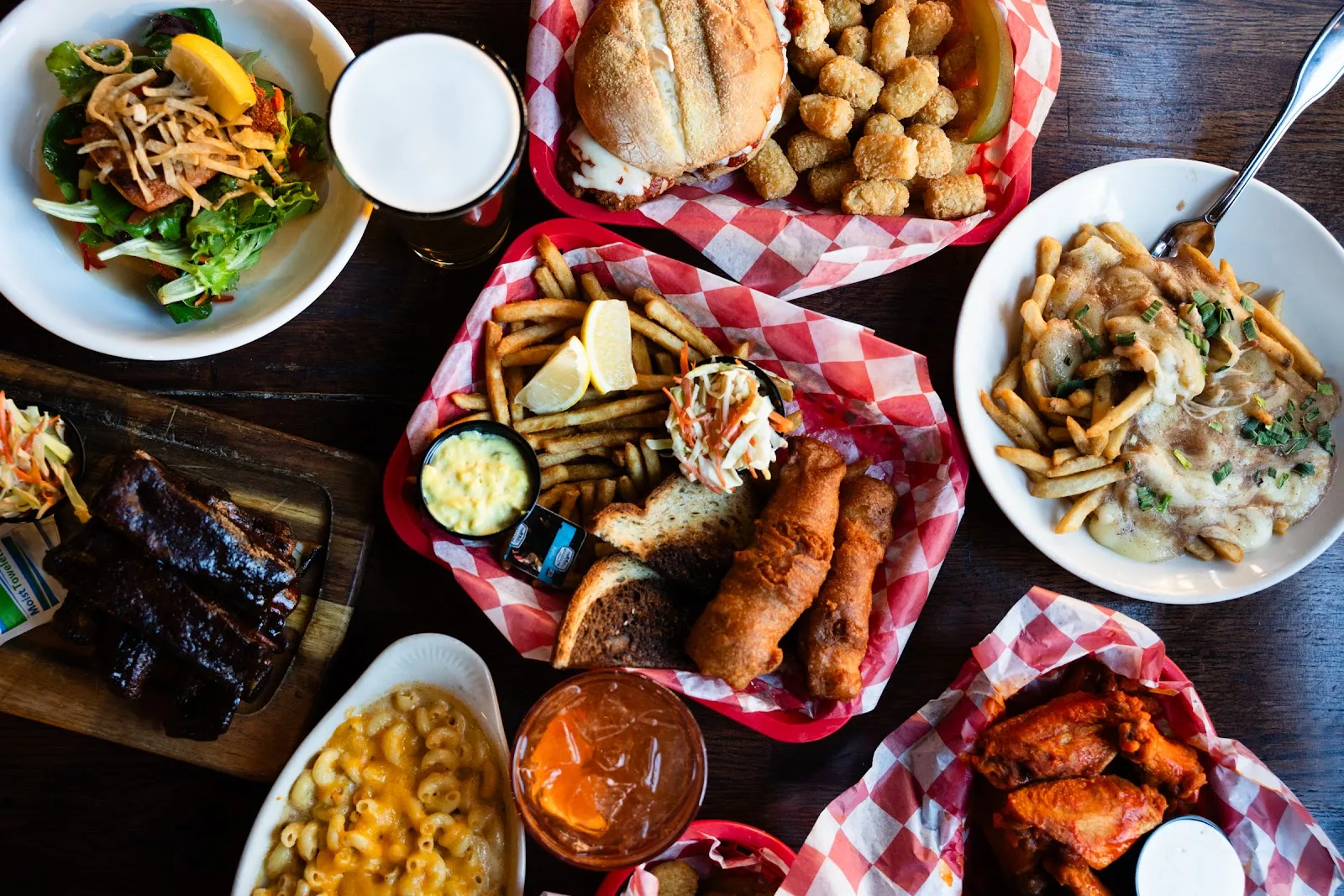 Wally's Wisconsin Tavern - Image 3