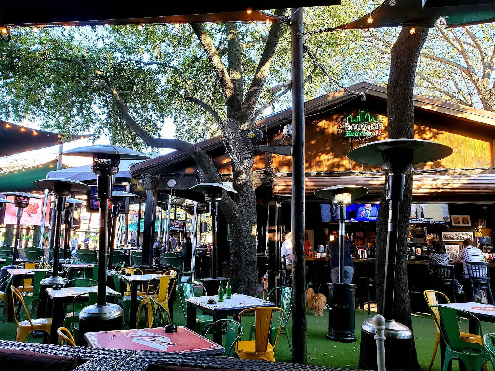 Little Woodrow’s Midtown - Image 3