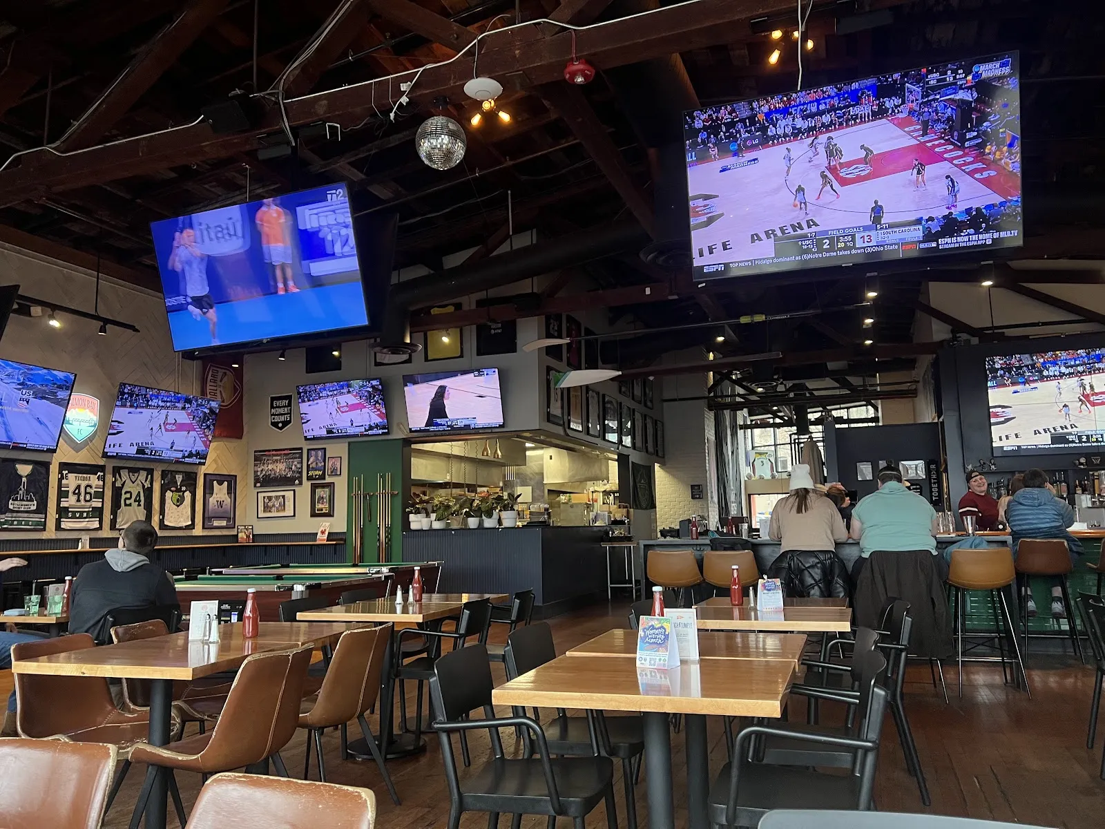 Rough &Tumble Pub - Image 2