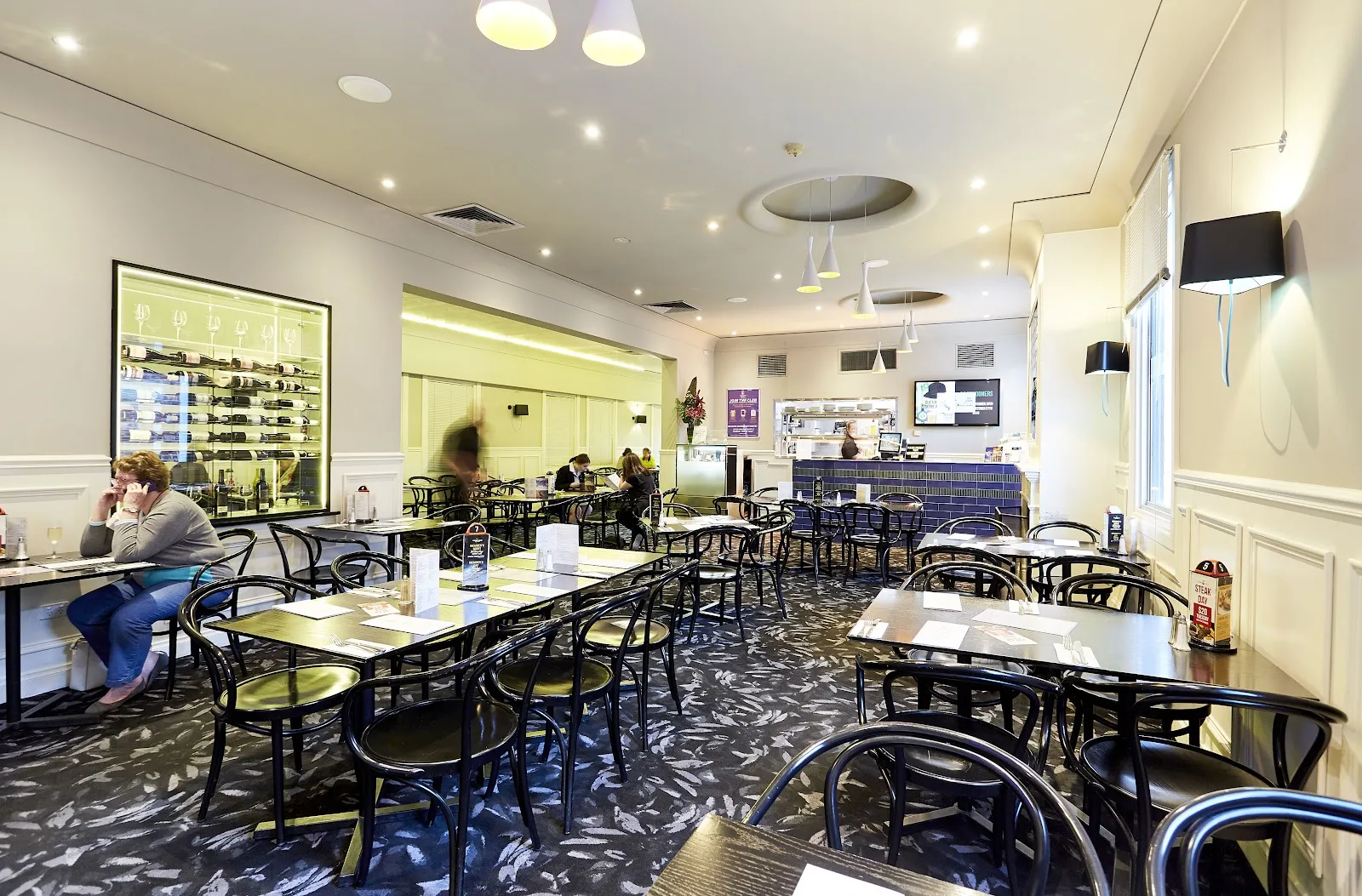 Crown Hotel Lilydale - Image 4