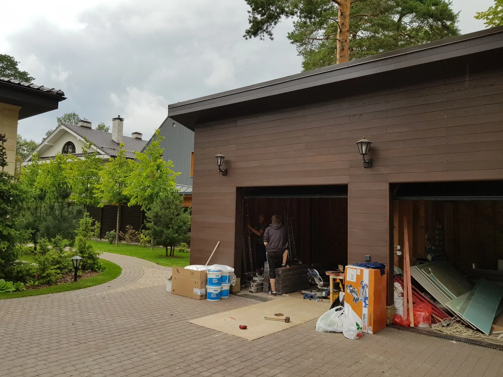 Center Billiards Play Pool - Image 2