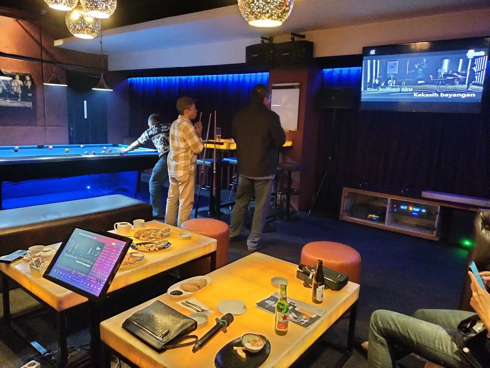 Dungeon Pool Lounge - Image 2