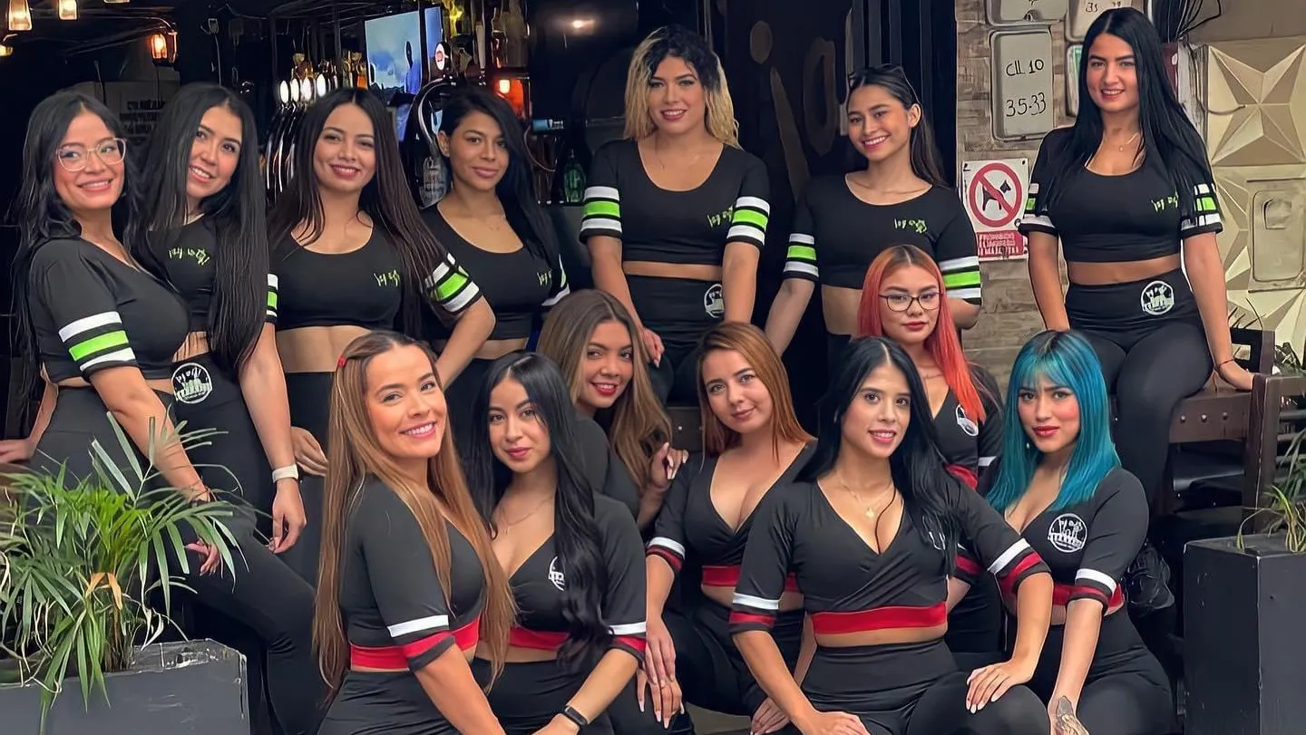 ¡Ay Wey! Bar & Grill - Image 4