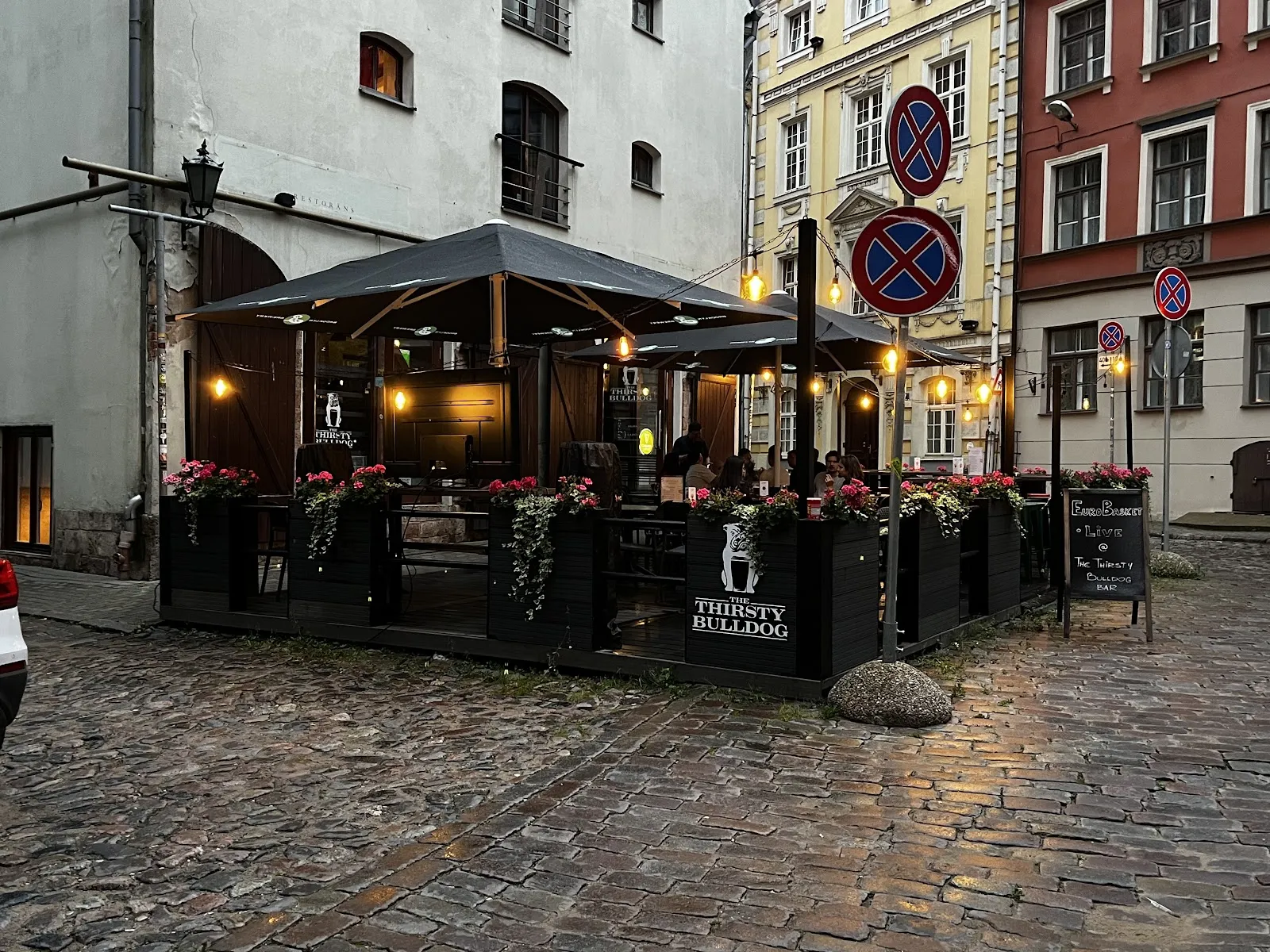 The Thirsty Bulldog, sports pub - Image 3